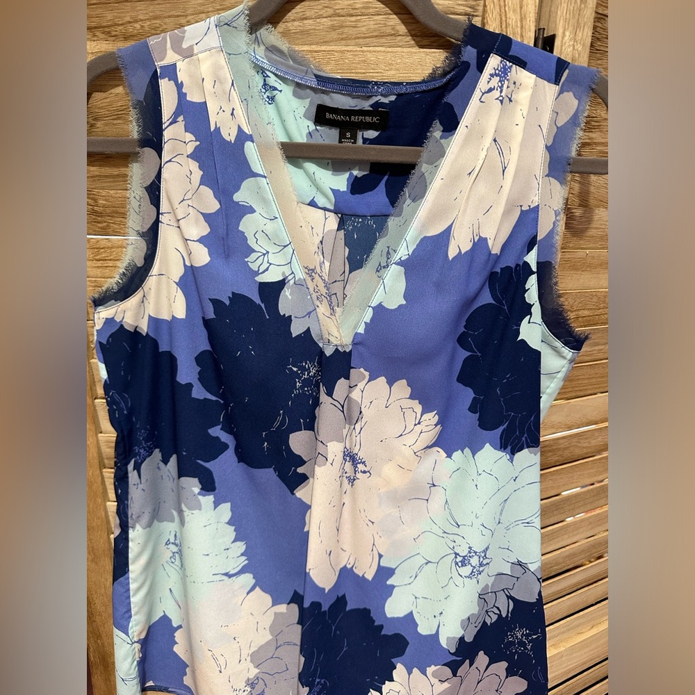 Banana republic floral tank top